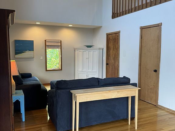 4th image of 14 Dartmouth Dr