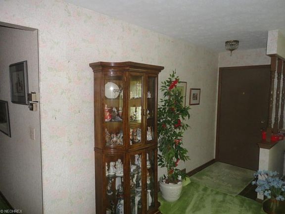 3rd image of 9220 Douglas Ct