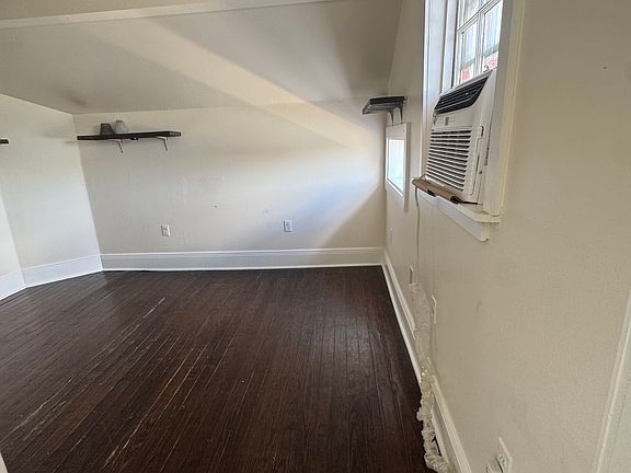 4th image of 1808 Elysian Fields Ave #13