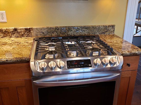 built in microwave, gas range