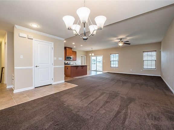 3rd image of 104 Laurel Valley Dr