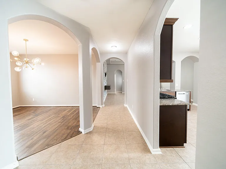 13303 Davenport Hills Ln — Photo 4