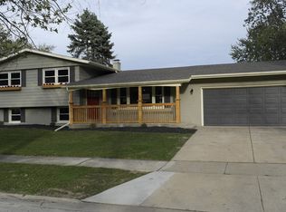 18953 Wildwood Ave, Lansing, IL 60438