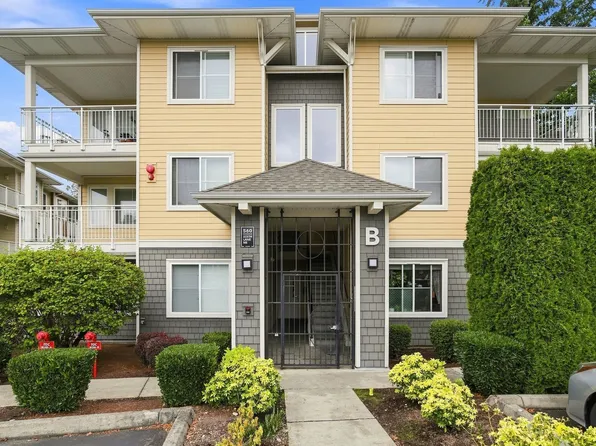 560 225th Ln NE APT B101, Sammamish, WA 98074