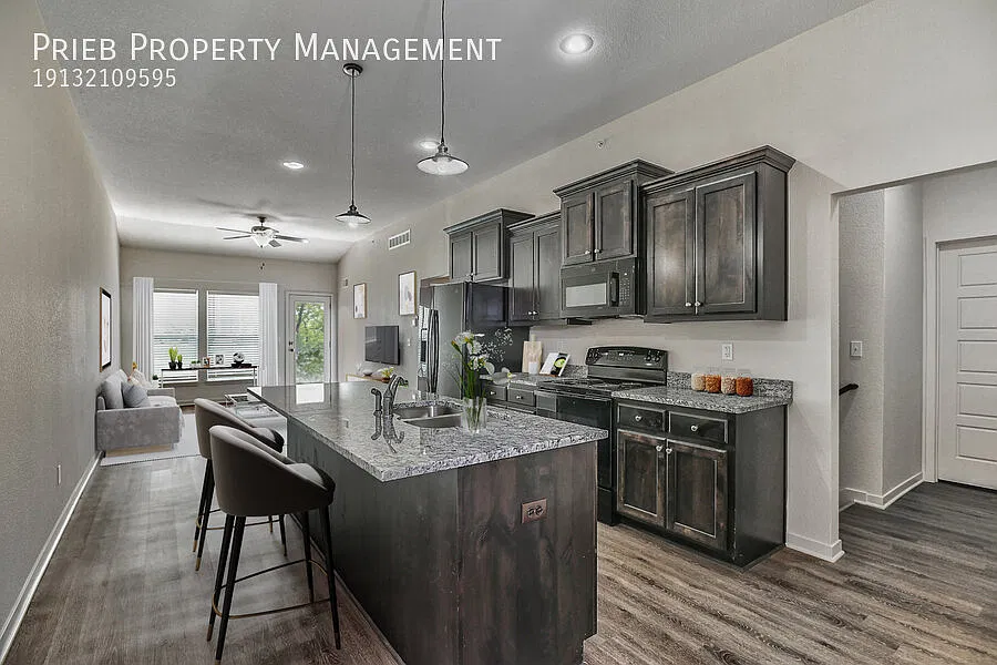 Reserve Townhome - Available February 1st — Photo 3