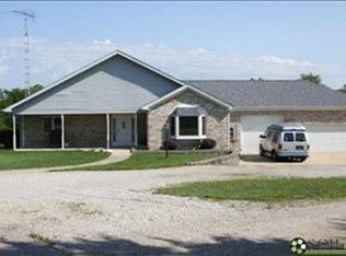 17338 E State Route 46, Hope, IN 47246