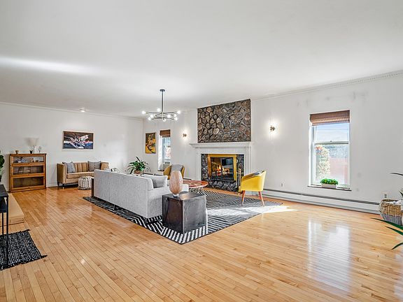 3rd image of 2501 Ponderosa Ln