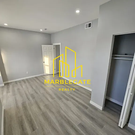 352 S 10th St #22 — Photo 4