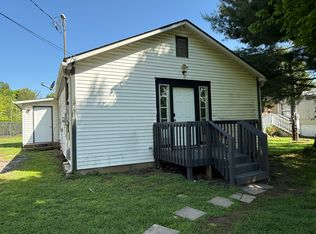 7611 Pollock Ave, Pewee Valley, KY 40056
