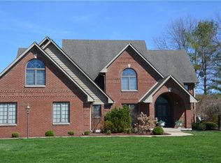 2414 Overlook Dr, Shelbyville, IN 46176