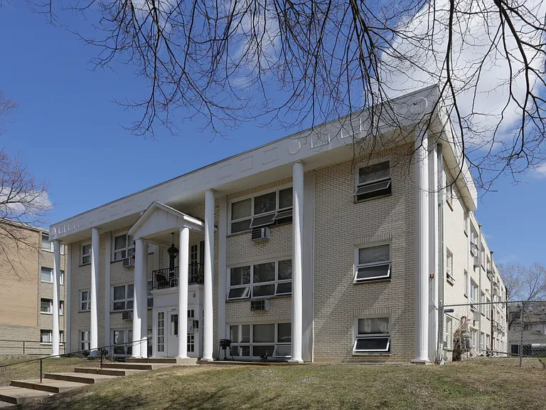 Pillsbury Apartments — Photo 22