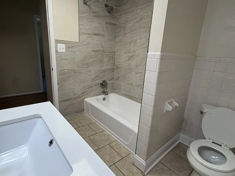 400 Riverside Dr #212 — Photo 10