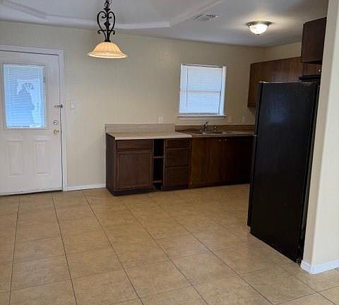 5th image of 3801 S Fairmont Ave #A