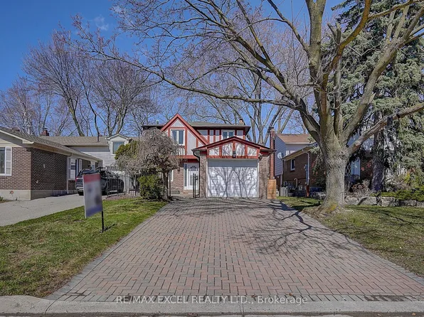 28 Holsworthy Cres, Markham, ON L3T 4C6