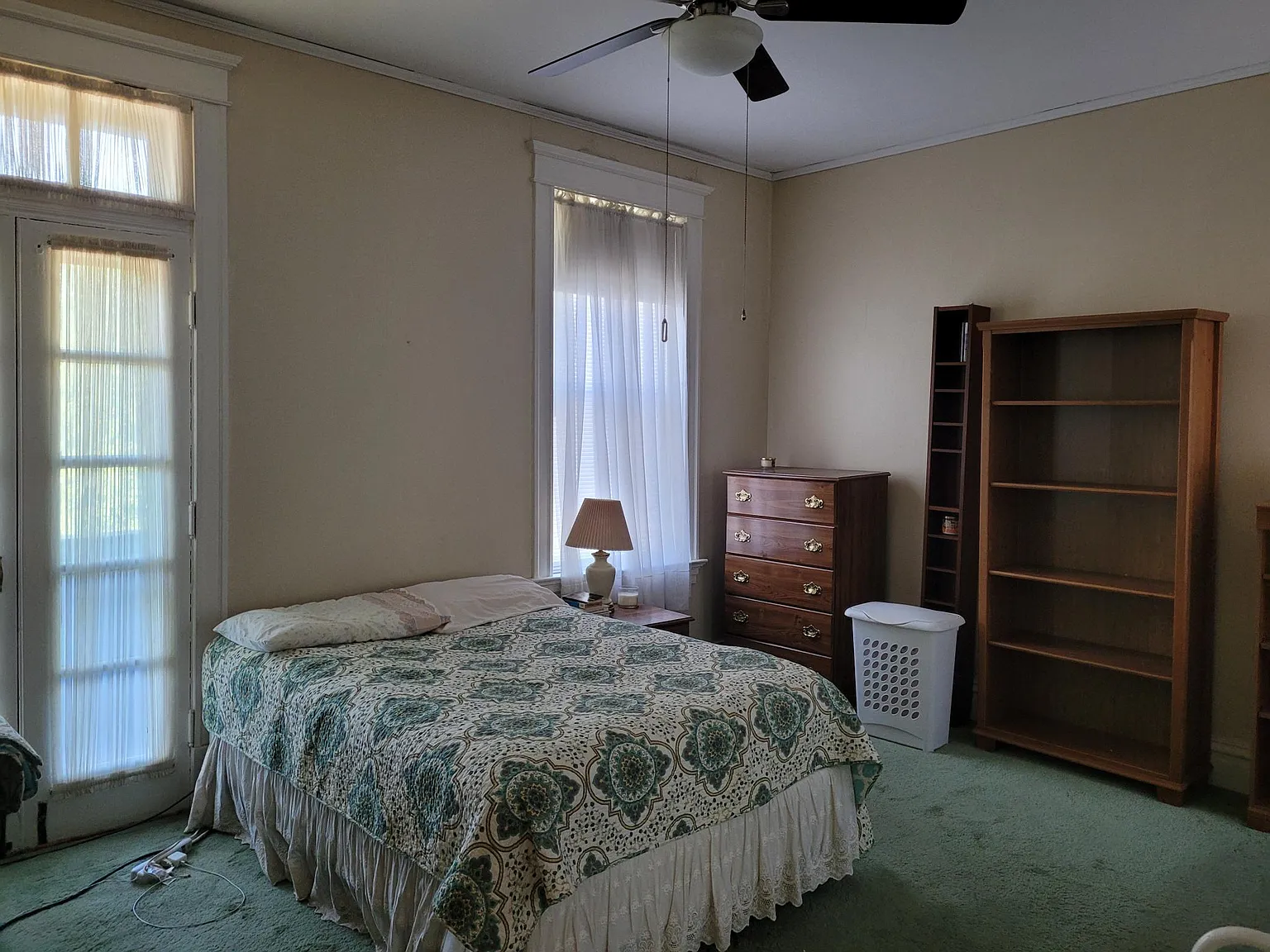 955 Dover Pl — Photo 3