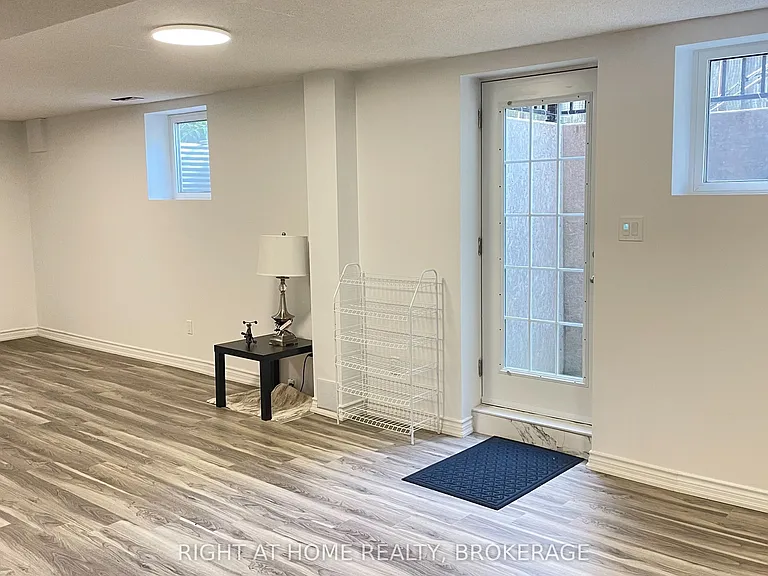 1163 Rosethorne Rd #LOWER — Photo 2