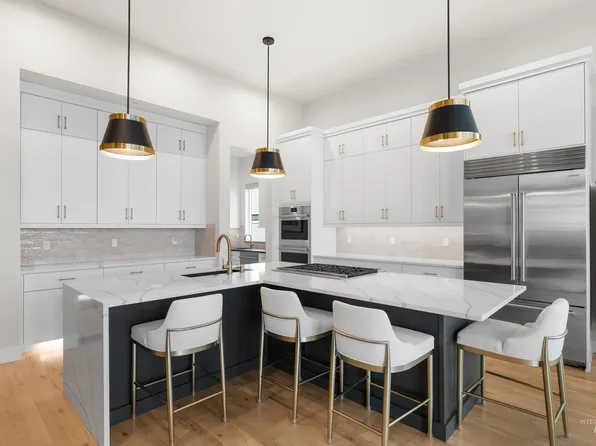 5883 E Marmount Ct, Boise, ID 83716