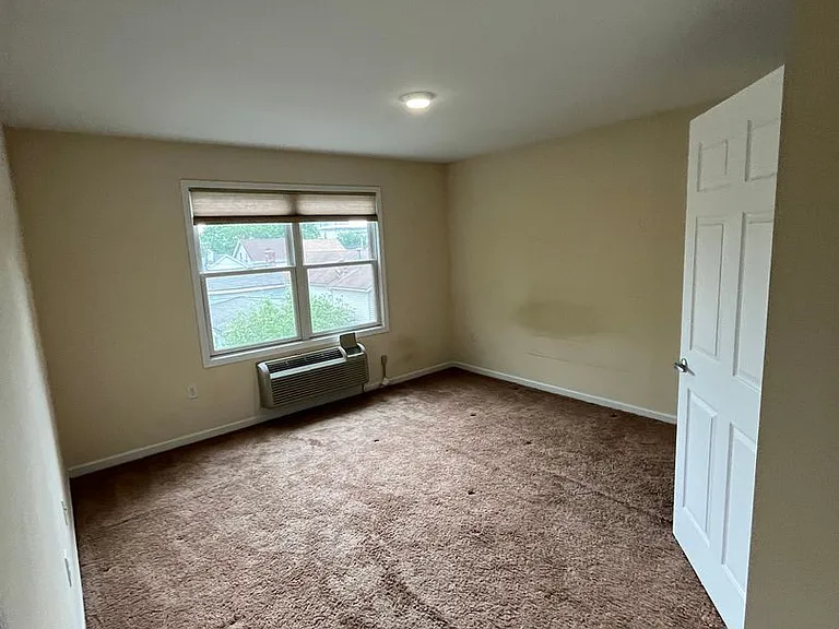 309 Suydam St — Photo 12
