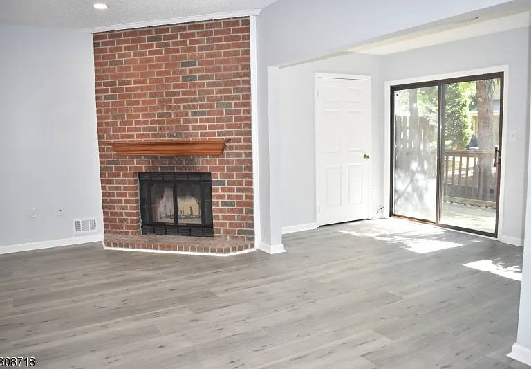 7 Kirby Ln — Photo 4
