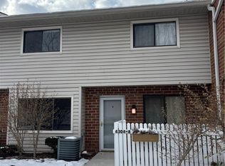 4304 Hyde Park Unit 8, North Olmsted, OH 44070