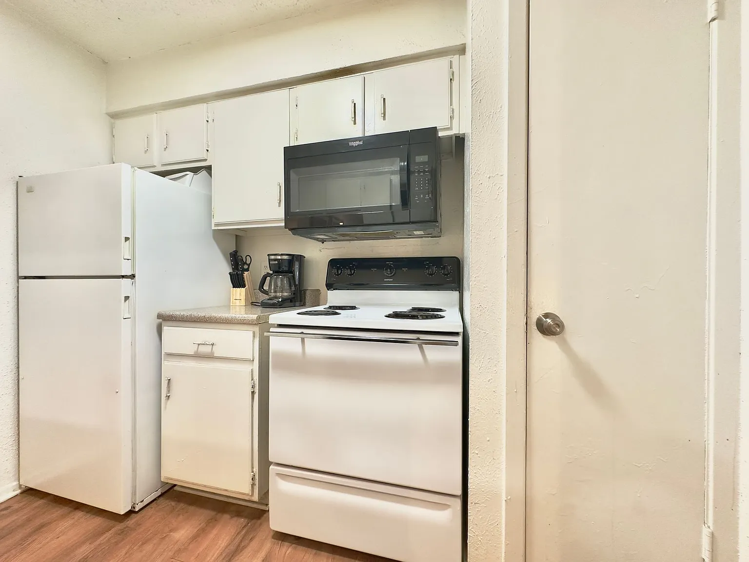 Marian Condos — Photo 2