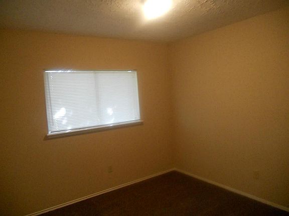 5th image of 7631 Loro Linda Dr