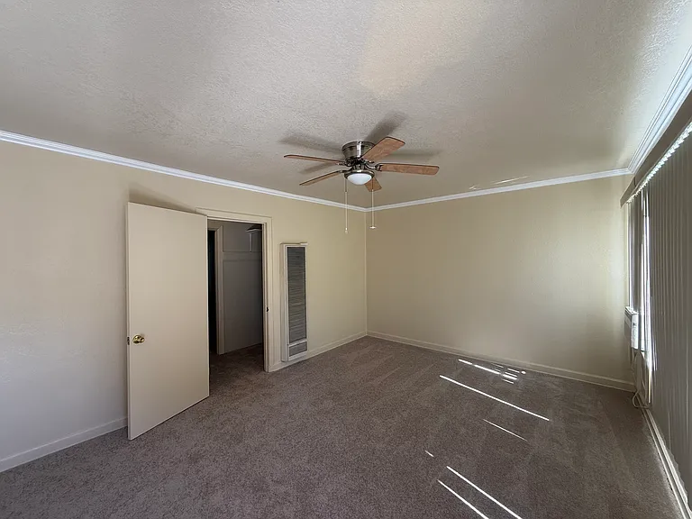 205 S Citron St #11 — Photo 5
