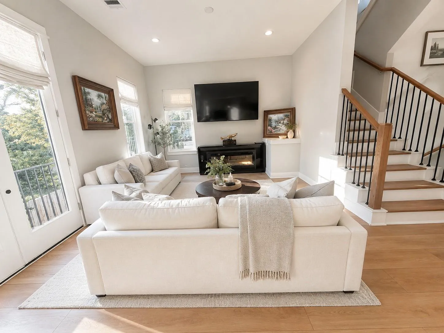 3 bed, 3.5 bath, 1926 sqft, $2,950 — Photo 3