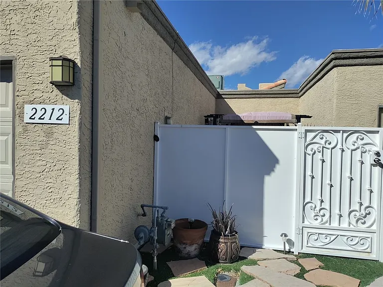 2212 High Dunes Ln — Photo 5