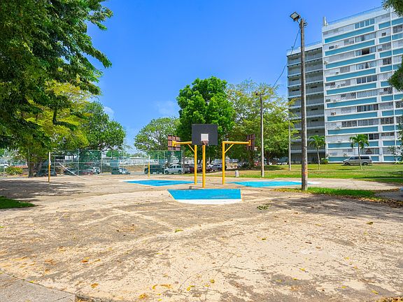 2nd image of 704 Condominio Los Almendros Plz