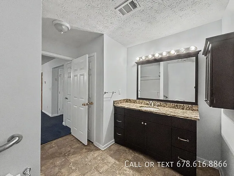 560 Lee Byrd Rd #B — Photo 12