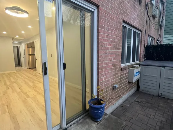 987 Halsey Street image 8 of 11