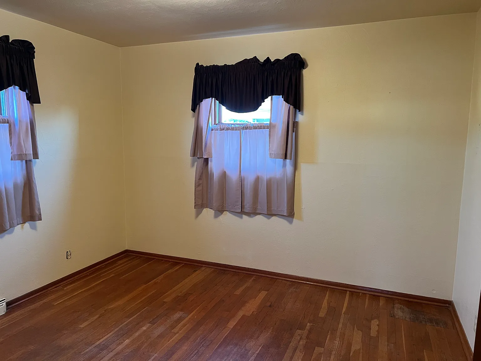 3 bed, 950 sqft, $1,800 — Photo 4