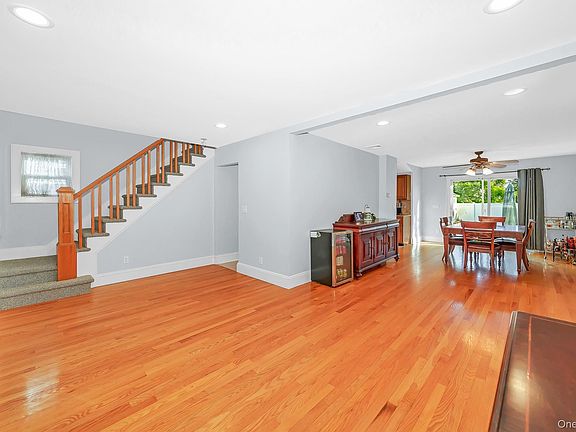 3rd image of 209 Claxton Avenue
