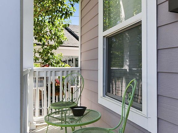 3rd image of 89 Simons St