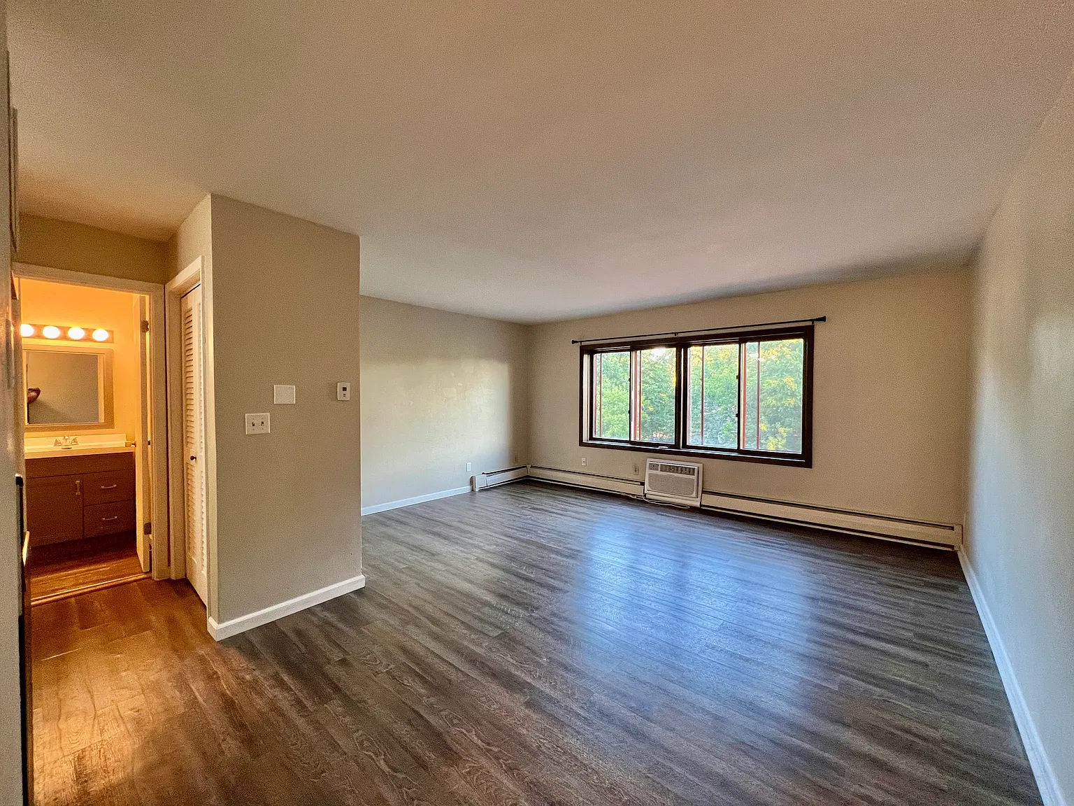 117 W Church St — Photo 2