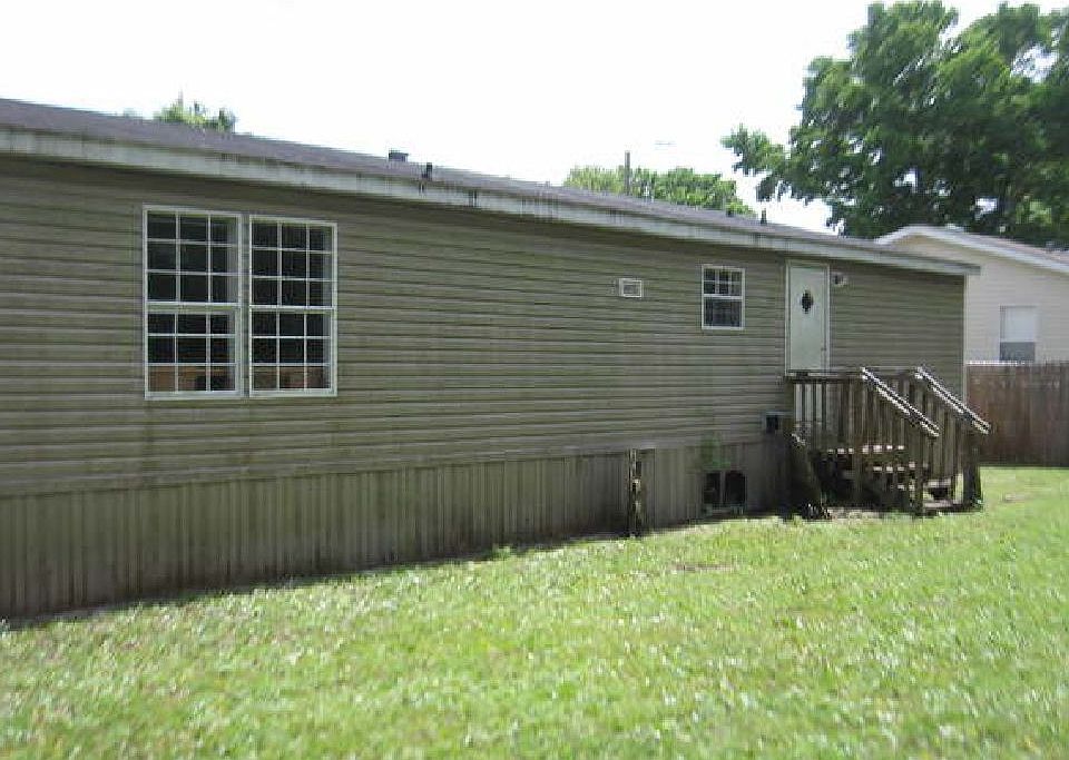2nd image of 5333 N Lamar Dr