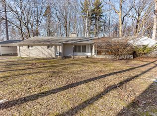 35840 Oakwood Ln, Westland, MI 48186