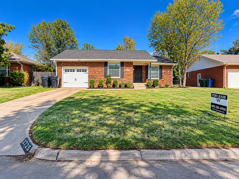 2725 NW 64th St