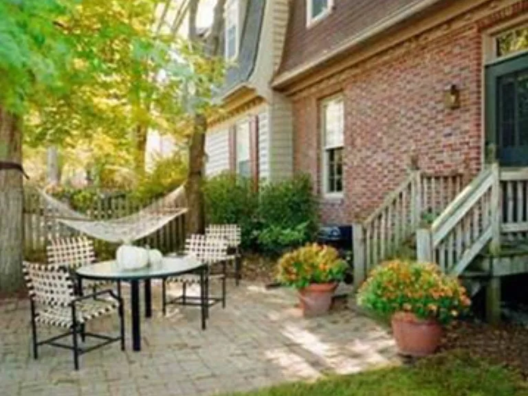 Relaxing Outdoor Lounge