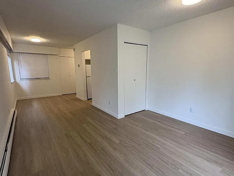 814 4th Ave — Photo 10