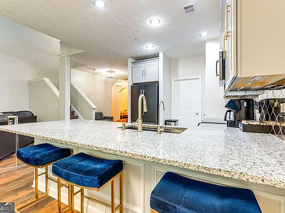 5th image of 3840 Augustine Pl