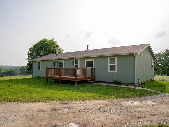 10769 X Rd, Meriden, KS 66512