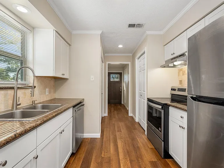 20361 Fieldtree Dr — Photo 10