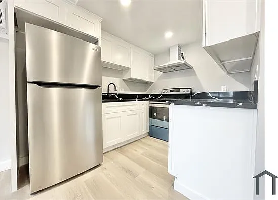 193 W 41st Pl — Photo 1