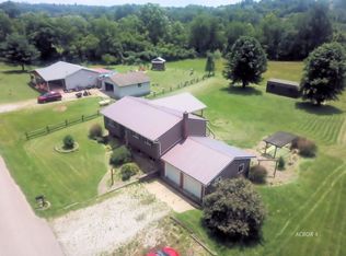 555 Eyermann Rd, Belpre, OH 45714