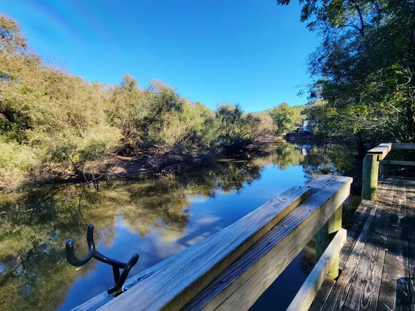 1907 River Rd, Ponce De Leon, FL 32455