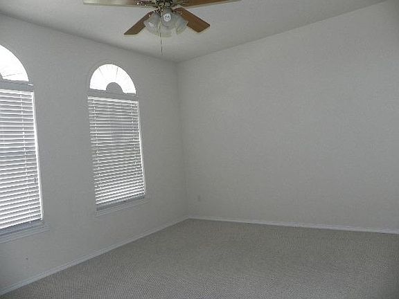 5th image of 4009 Hawkins Dr