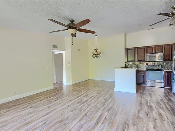5th image of 13811 Oneida Dr APT A2