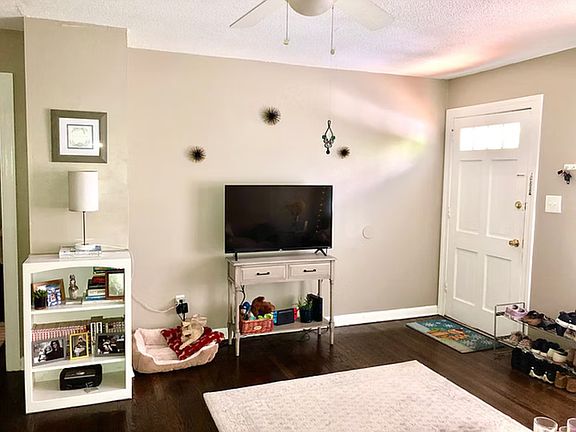 5th image of 707 E 2nd St #2